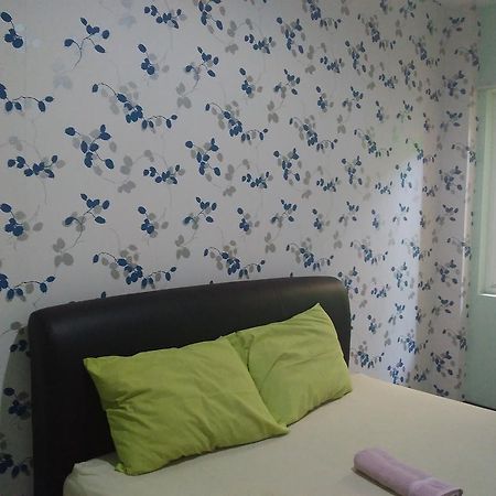 Budget Guest House Tunas Mandiri Jaya Malang Exterior photo