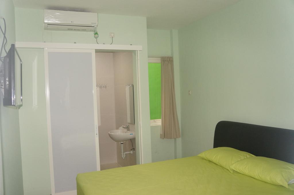 Budget Guest House Tunas Mandiri Jaya Malang Room photo